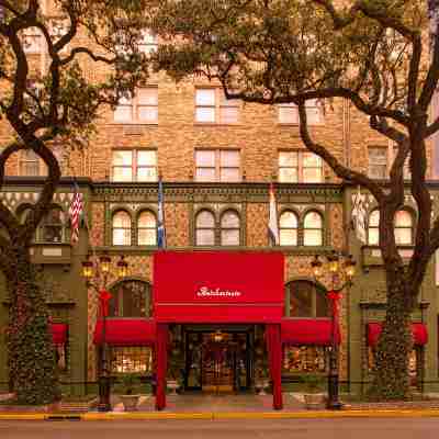 聖查爾斯大道龐恰特雷恩飯店 Hotel Exterior
