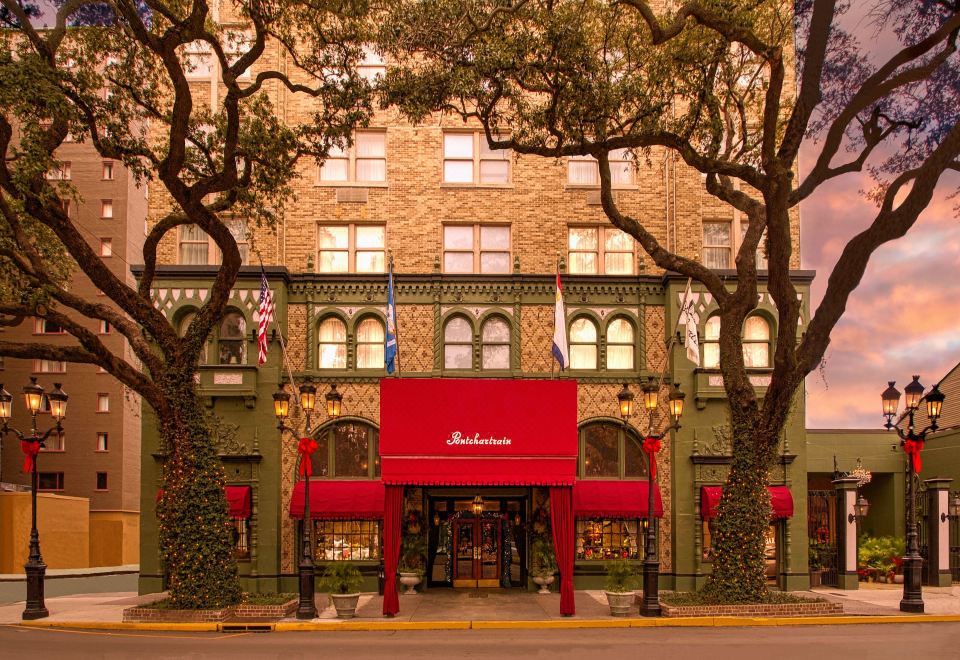 Pontchartrain Hotel St. Charles Avenue Over view