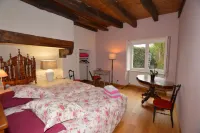 Maison d'hôtes de l'Huardière - Bed and Breakfasts