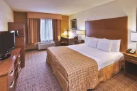 La Quinta Inn & Suites by Wyndham Danbury Hotels in New Milford