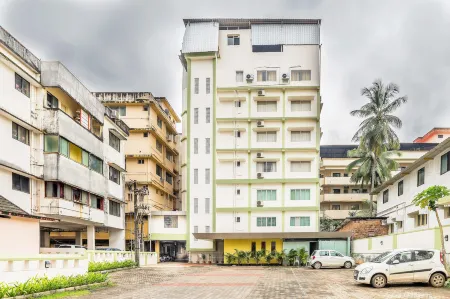 Treebo Pappilon Palace - Pvs Circle Отели рядом с достопримечательностью «Sultan Bathery»