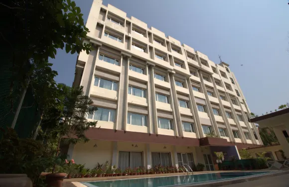 布巴內什瓦爾蘭花IRA酒店