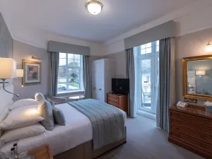 The Belmont Hotel