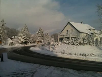 Hotel L'Empire Hotels near Parc Brill
