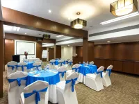 Park Ornate Hotel Viman Nagar Hotels near Osho Ashram