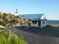 Colonial Gables Oceanfront Village Hotel di Belfast