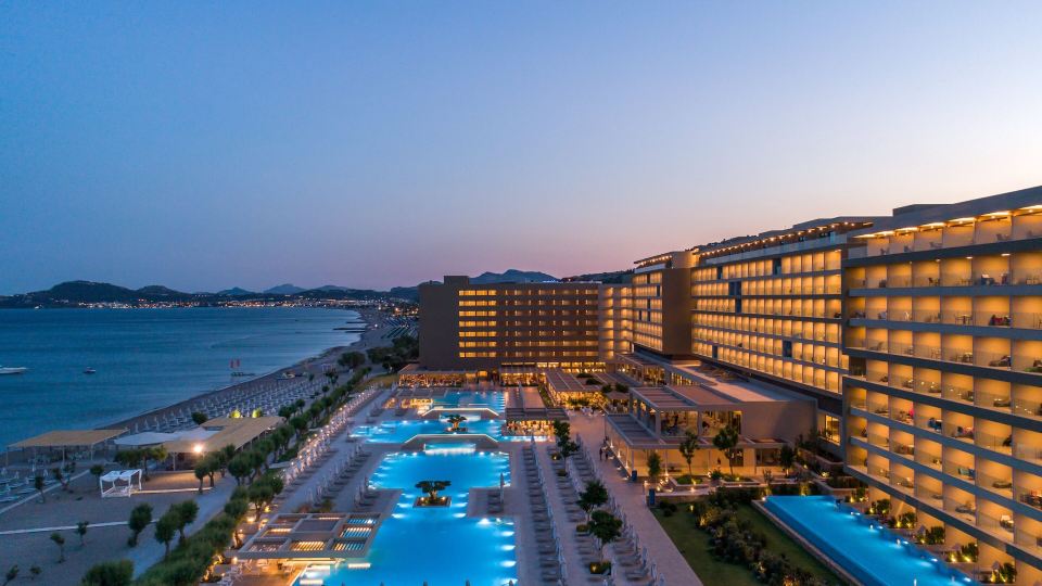 Amada Colossos Resort