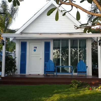 PP Blue Sky Resort Отели рядом с достопримечательностью «Пляж Лонг-бич»