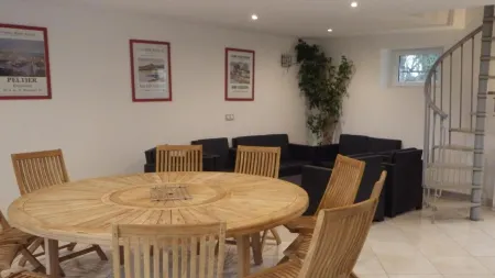 La Part des Anges Отели в г. Круэ