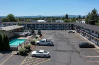 Bend Inn & Suites - Motels