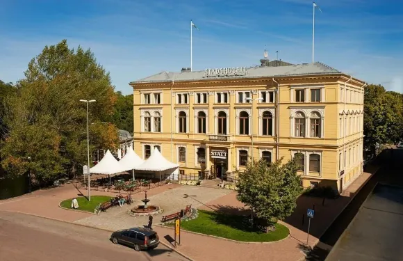 克里斯蒂娜城鎮酒店