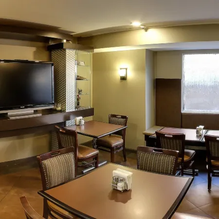 Hotel Strata