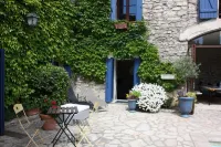 Chambre d'hôtes Bleus Matines Hotels in Calvisson