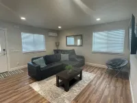 Charming 1-bedroom, new apartment above garage, in Kimberly Hotels in Kimberly