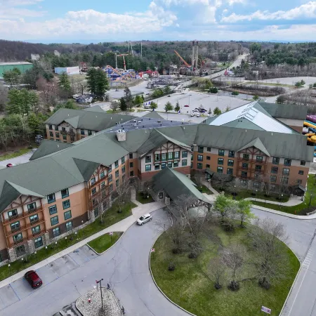 Six Flags Great Escape Lodge & Indoor Waterpark