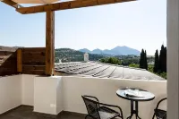 Villa Chnaris - Private Pool and Sauna