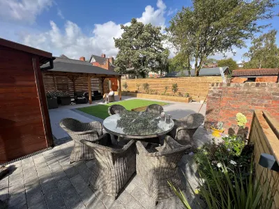 Hedley House Hotel & Apartments