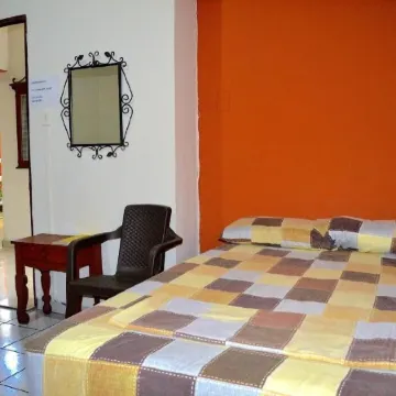Hotel Bella Luz Centro Historico Отели рядом с достопримечательностью «Археологические памятники древнего поселения Хойя-де-Серен»