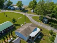 Shady Shores Campground Hotels in Cayuga County