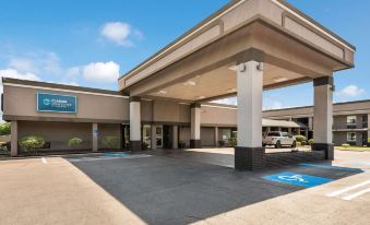 Clarion Inn & Suites Russellville I-40
