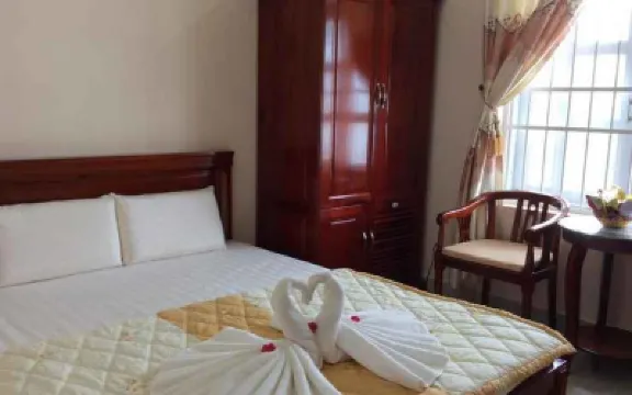 Trung Hậu Hotel Các khách sạn gần Bãi Đầm Trầu