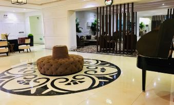 T E L E by Summerset Continental Hotel