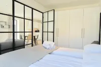 Fantastic 1-Br Apartment with a Terrace - 160