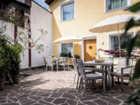 Am Schloss Guest House Hotels in Brunico
