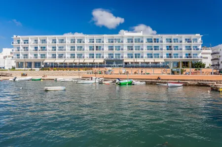 Hotel Simbad Ibiza Отели в г. Roca Llisa