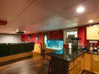 Six-Bedroom Family Retreat Hotels in Somersworth