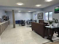 Super 8 by Wyndham Mason City Hotels in Clear Lake