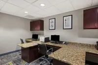 Hampton Inn & Suites Poughkeepsie - Business
