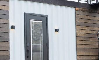 The Newtonian Tiny Container Home Near Magnolia