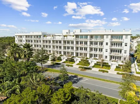 Kaiya Beach Resort Отели рядом с достопримечательностью «Alys Beach»