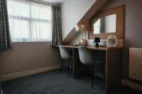 Hotels 247 Hotels in Stow Hill