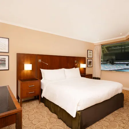 Radisson RED London Twickenham Отели рядом с достопримечательностью «Стадион «Туикенем»»