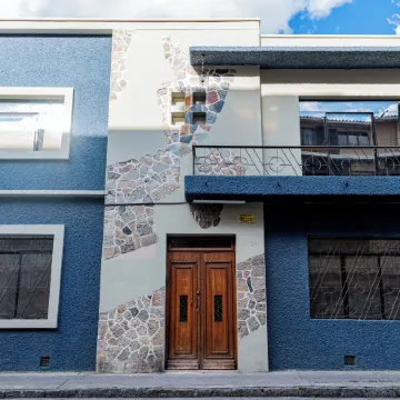 Casa 11-24 by Casa Bolivar