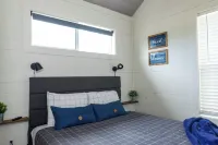 Tiny home mountain retreat w/ view, covered outdoor patio, fire pit