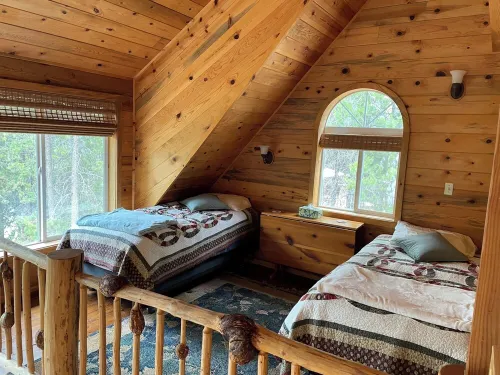 The Cabin at Crescent Creek.Best of the Central Oregon area at Crescent Lake!