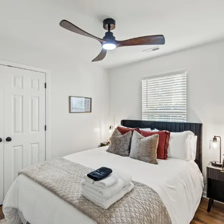 The Luxe/Hot Tub/Playground/12 Min to Horse Park
