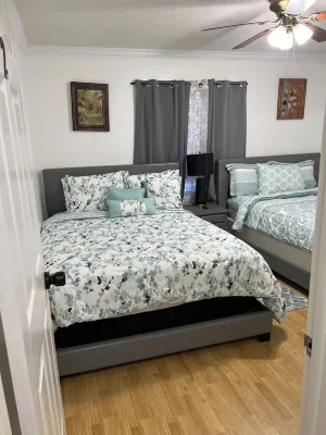 Charming 3-bedroom house with WiFi and AC in fabulous Orlando Hotel a Florida Mall