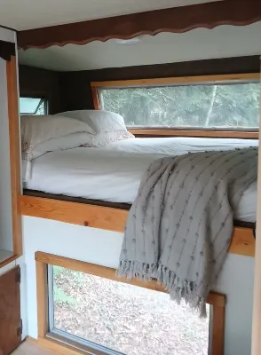 9Mile Farms Cozy Camper Close to Beaches