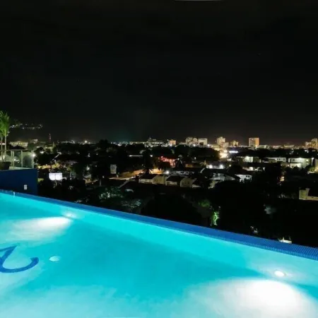 Apartment with Roof Top Pool.