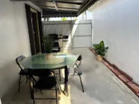 Amazing & Cozy Duplex Near Zoo Miami ! Hotels in Three Lakes