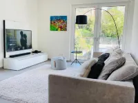 Luxury Green Flat in Center with Parking & Terrace