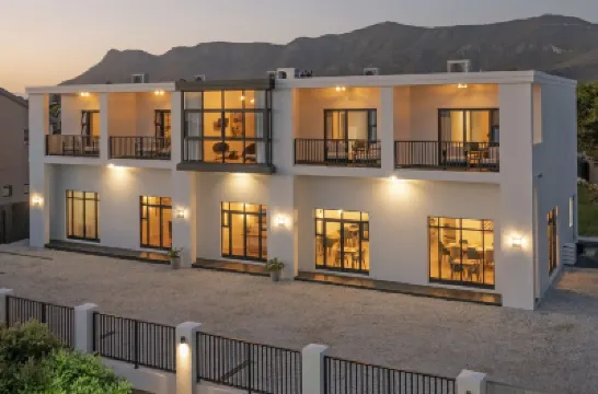 Glow Boutique Suites Отели в г. 