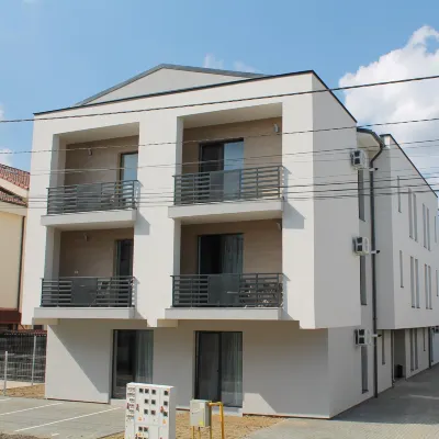 Visaj Homes Database 주변 호텔