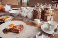 Amabwe Guesthouse Hotels in Makana Local Municipality