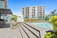 Luxury Beachfront Stay in Kirra