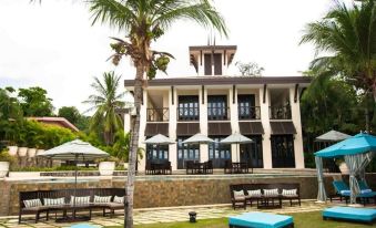 Ground-Floor Unit in Front of Lazy River Pool at Pacifico in Coco